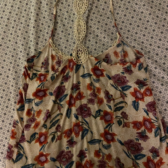 Floral top - Picture 3 of 3